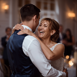 👩‍👦 Mother Son Dance